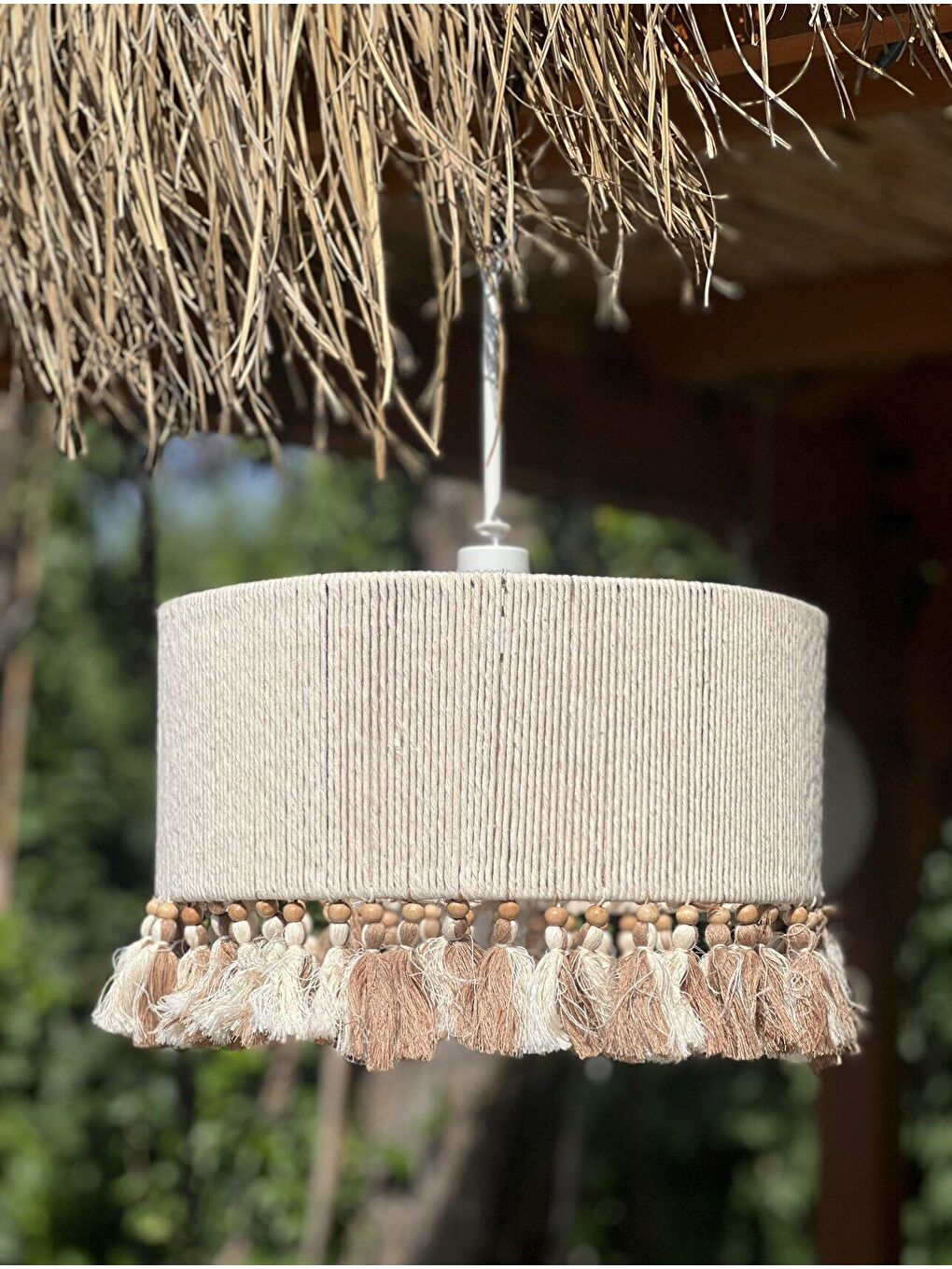 Kahverengi - Beyaz Püsküllü Avize