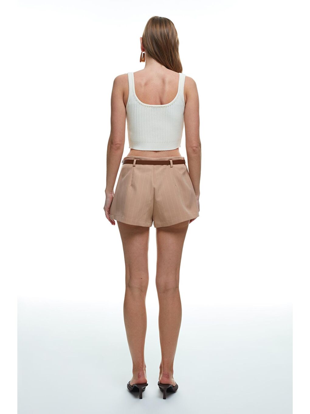 Kemer Detaylı Çizgili Şort Etek Bej-4