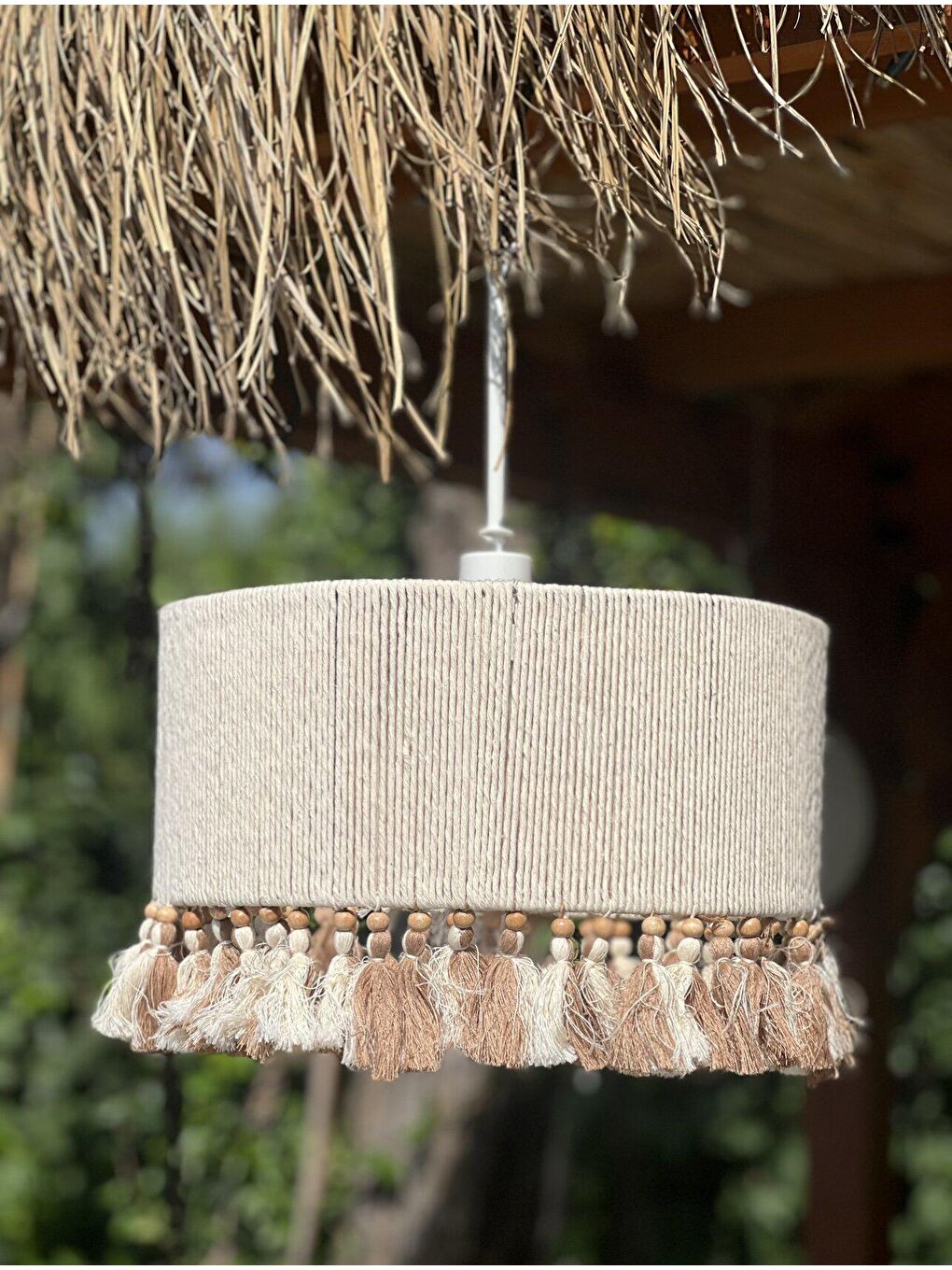 Kahverengi - Beyaz Püsküllü Avize-1