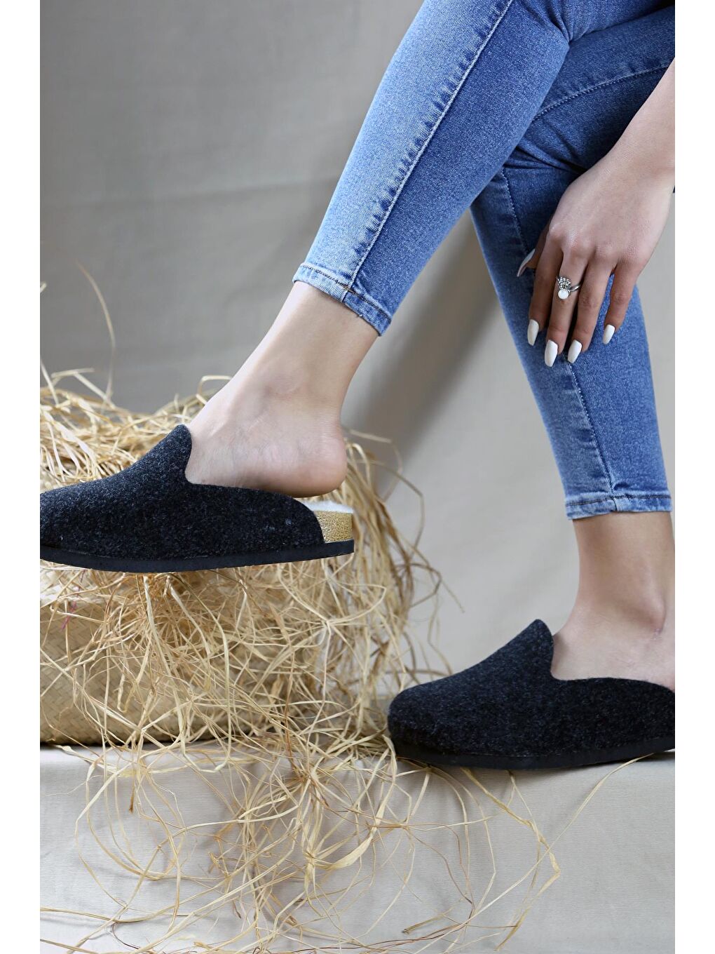 İçi Kürklü Rahat Taban Kadın Ev Terliği 020-02100-21Siyah-2