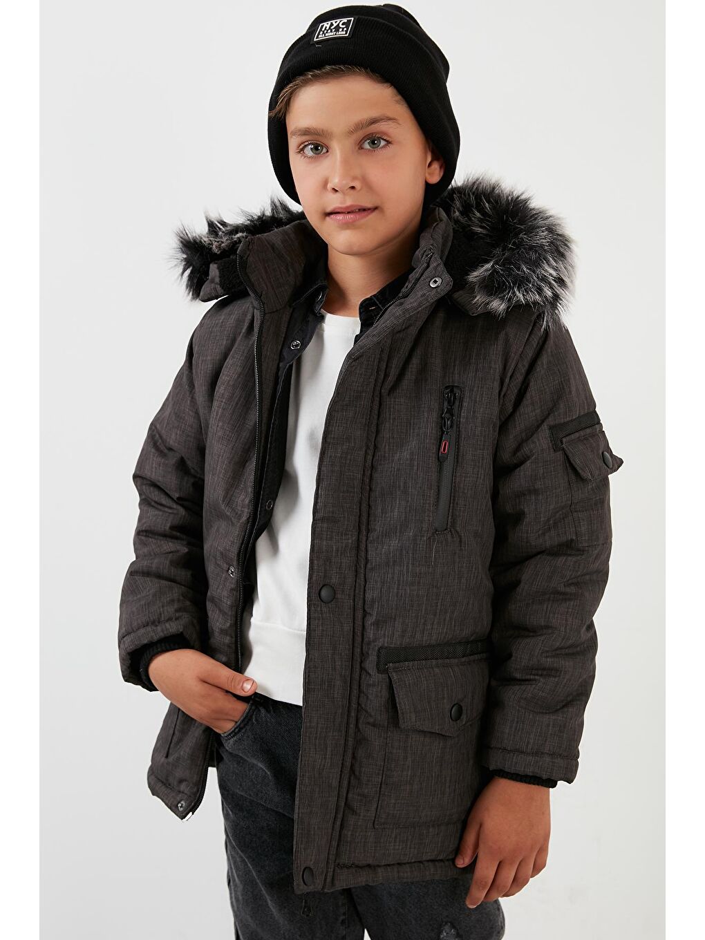 Gri İçi Peluş Astarlı Çıkarılabilir Kapüşonlu Cepli Kışlık Mont 5760019-1