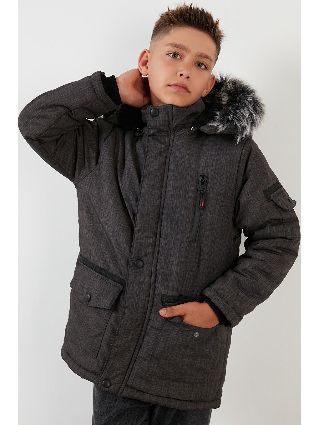 Gri İçi Peluş Astarlı Çıkarılabilir Kapüşonlu Cepli Kışlık Mont 5760019-2