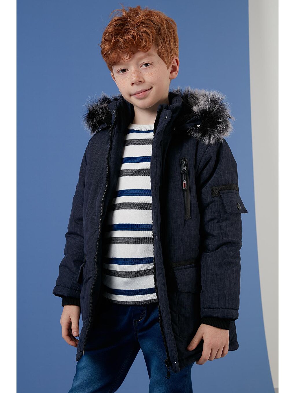 Lacivert İçi Peluş Astarlı Çıkarılabilir Kapüşonlu Cepli Kışlık Mont 5760019