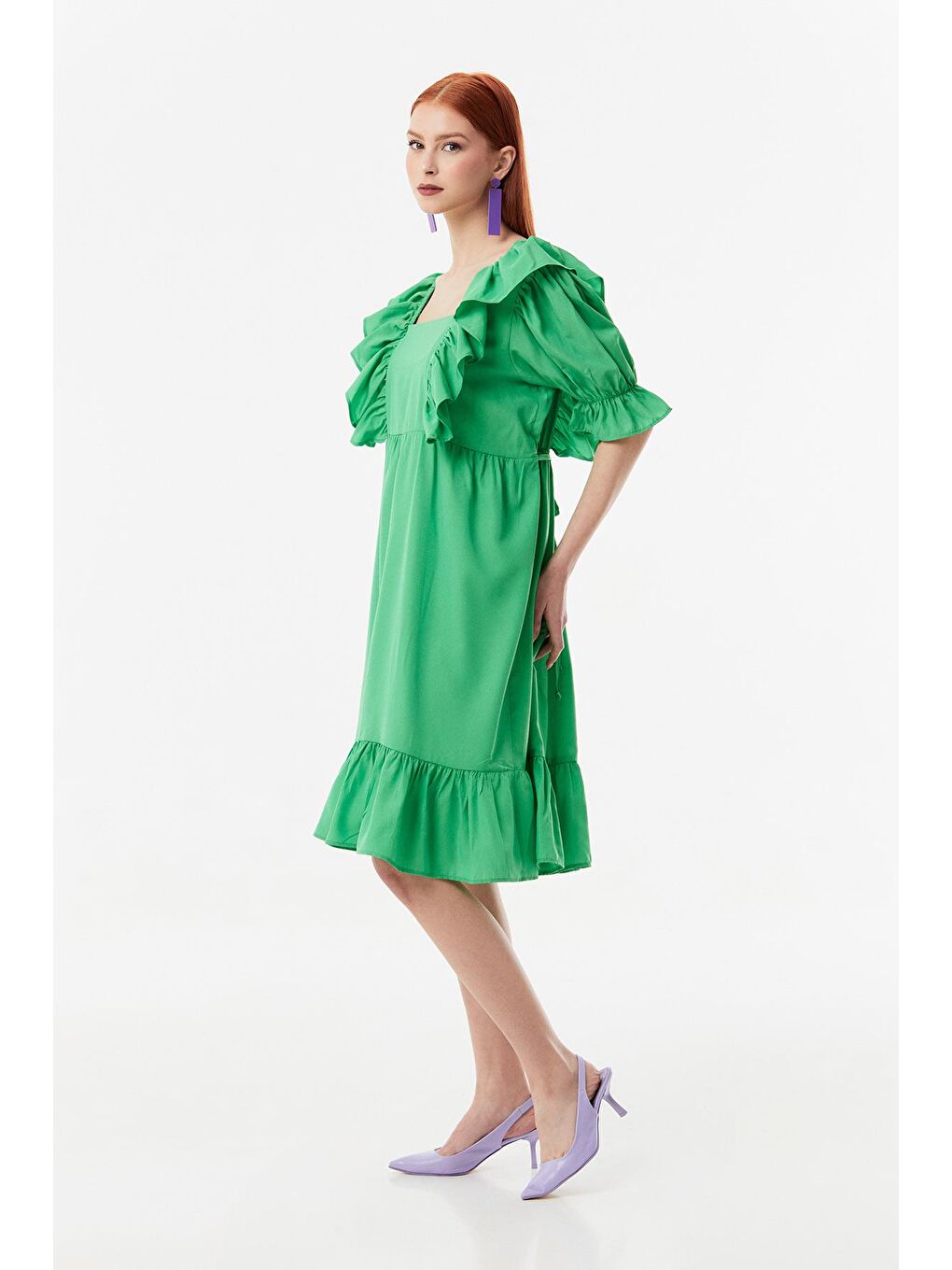 Yeşil Kolları ve Etek Uçları Fırfırlı Bağlamalı Elbise-3