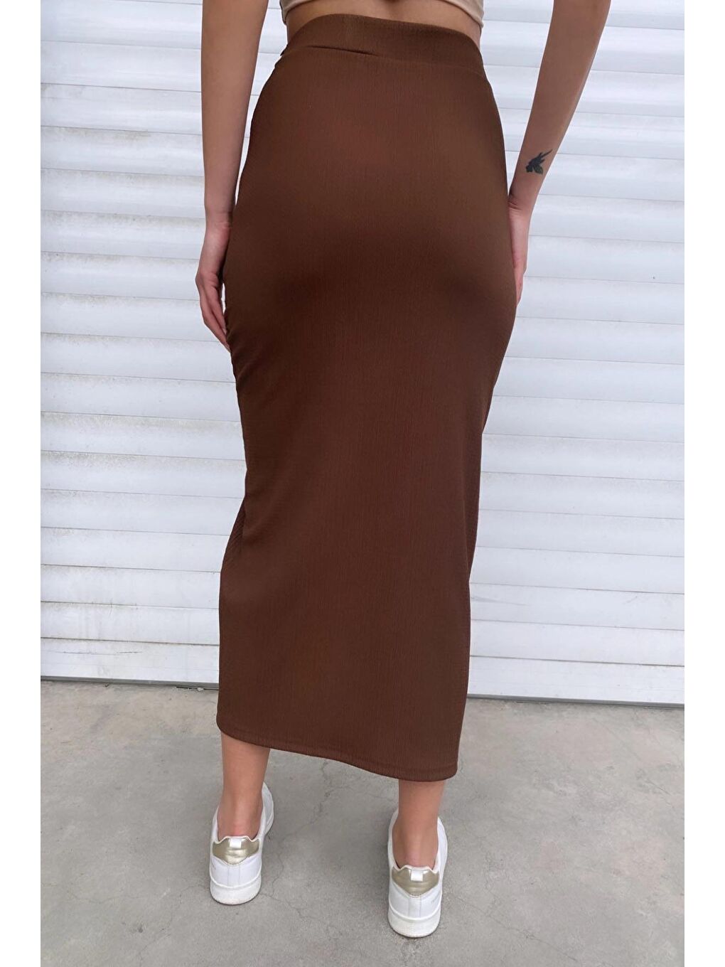 Kahverengi Derin Yırtmaçlı Elastanlı Büzgülü Kalem Etek-4