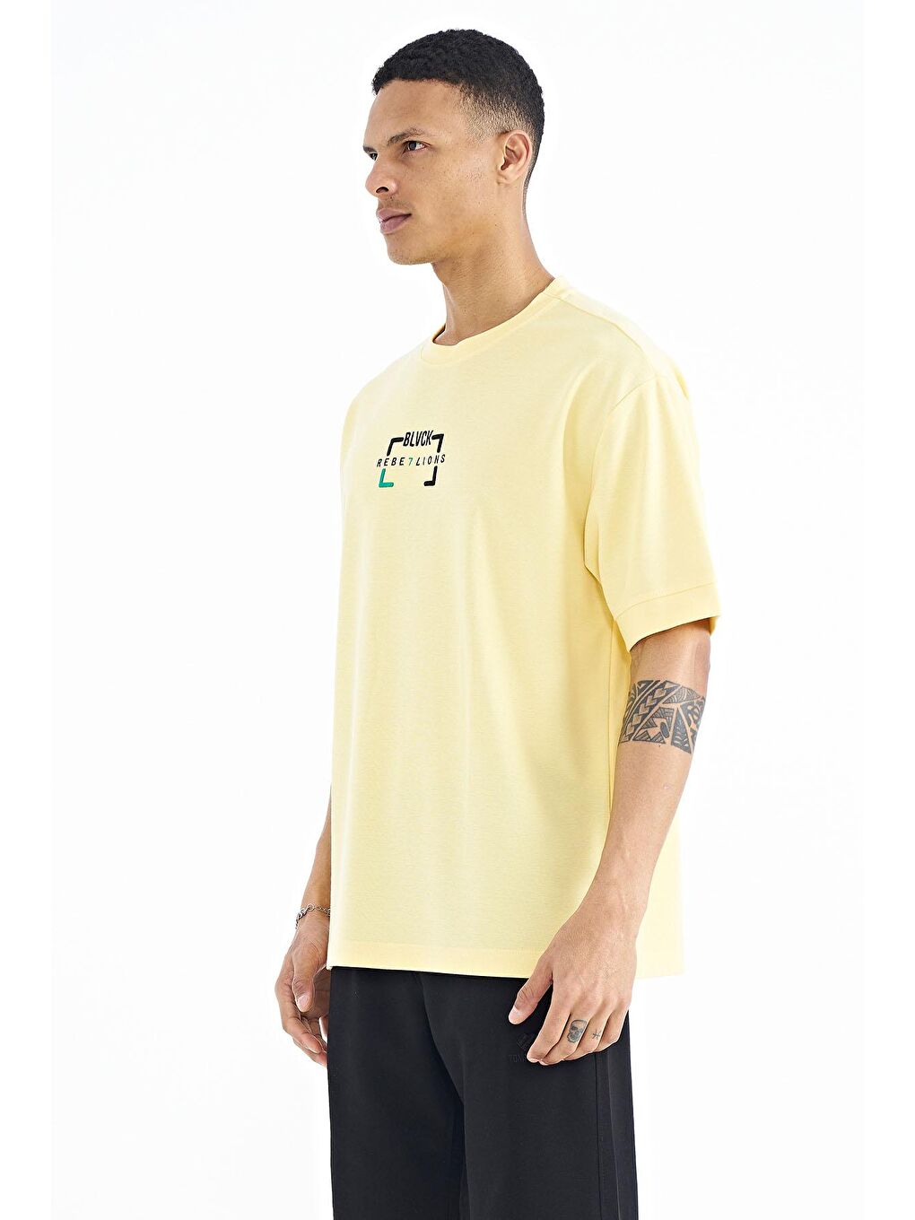 TOMMYLIFE Sarı Yazı Nakışlı O Yaka Oversize Erkek T-Shirt - 88192 - 3