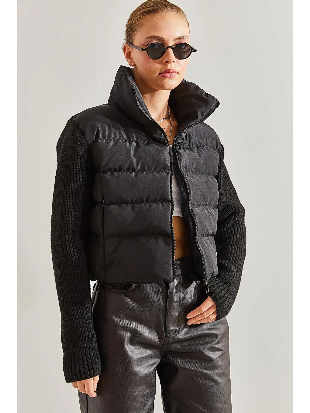 Siyah Kadın Triko Kol Hakim Yaka Şişme Mont