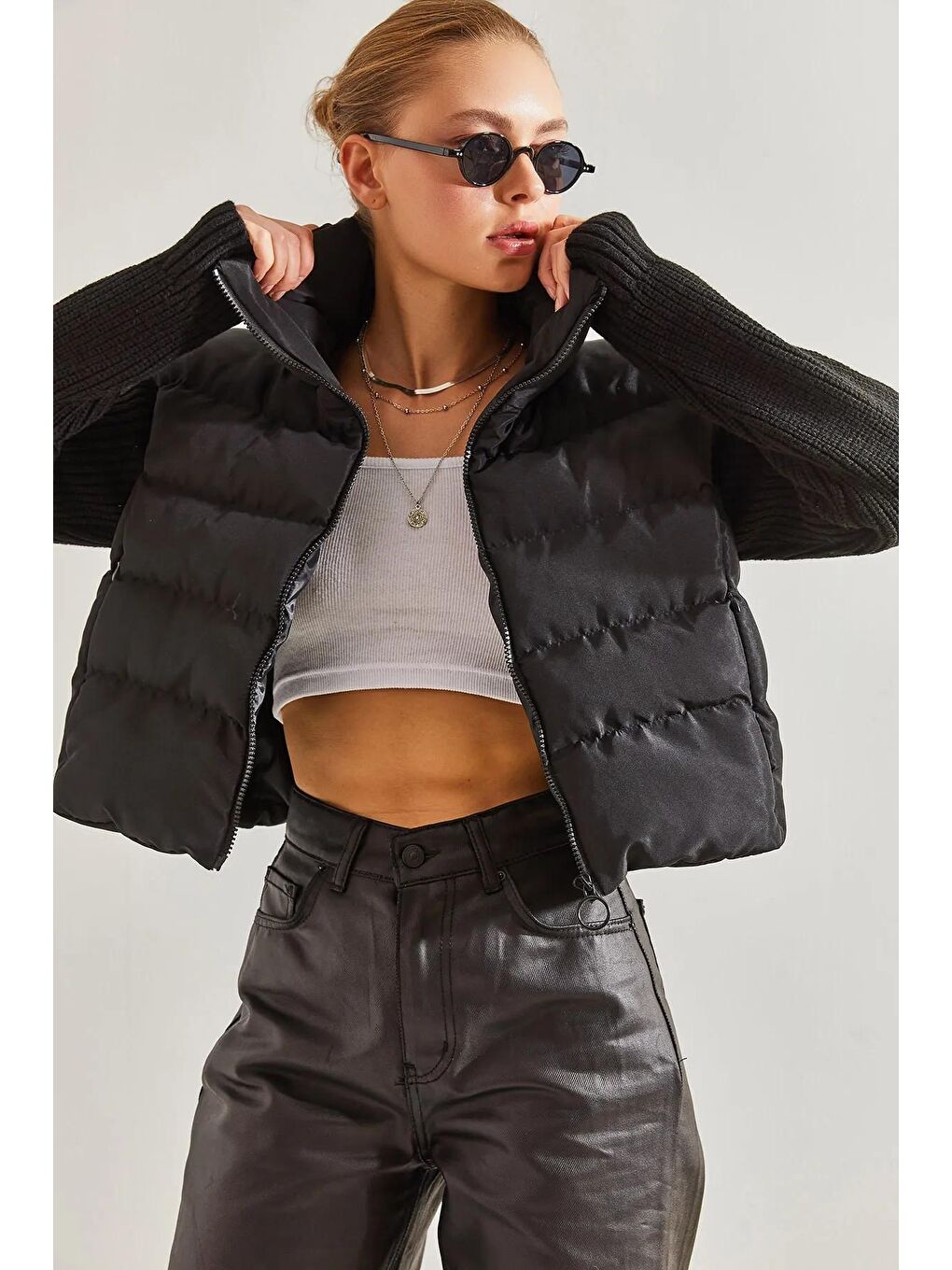 Siyah Kadın Triko Kol Hakim Yaka Şişme Mont-1