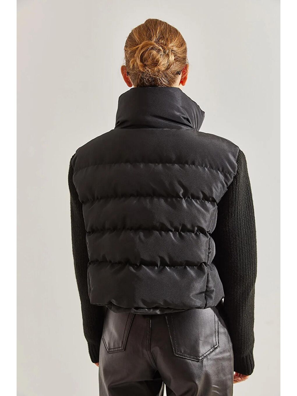 Siyah Kadın Triko Kol Hakim Yaka Şişme Mont-2