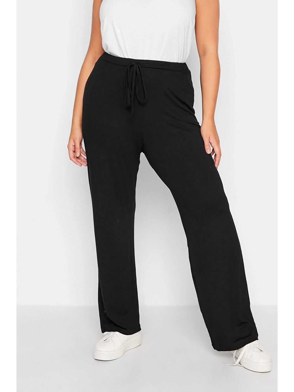 Siyah Büyük Beden Beli Lastikli ve Bağcıklı Cepsiz Paçası Geniş Pantolon 140052-3