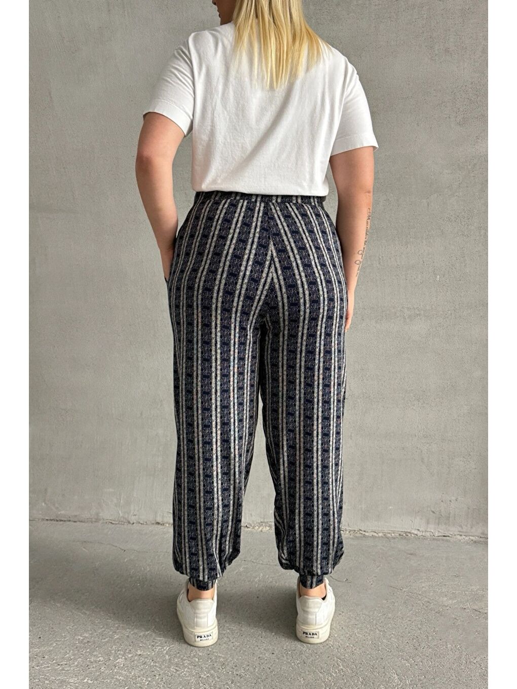 Lacivert Büyük Beden Beli ve Paçası Lastikli Çizgili Cepli Pantolon 89-71-6