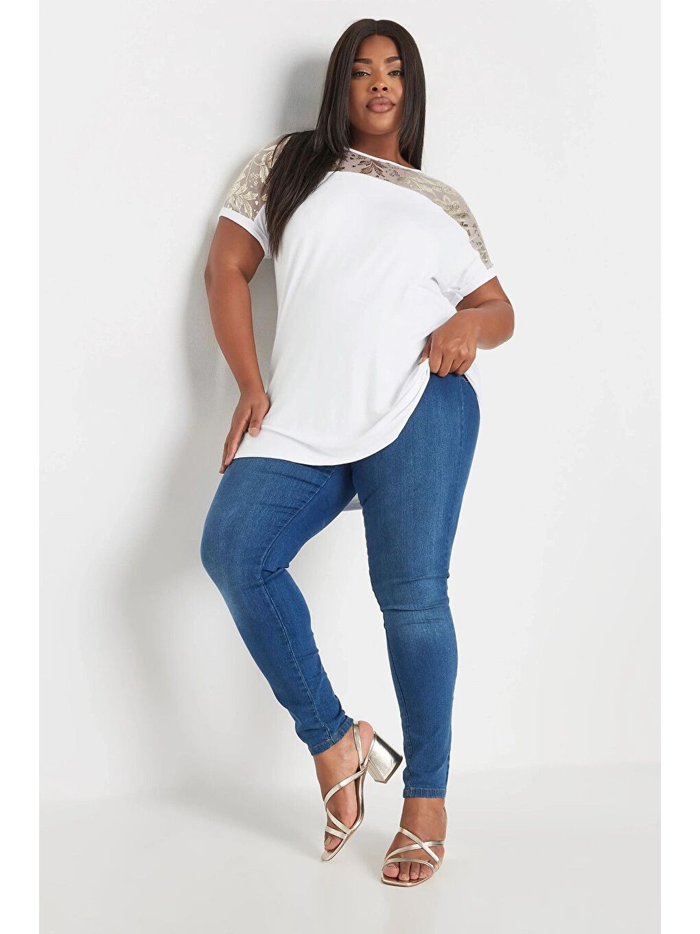 Beyaz Büyük Beden Bisiklet Yaka Kısa Kollu Yakası Transparan Bluz 303427-3