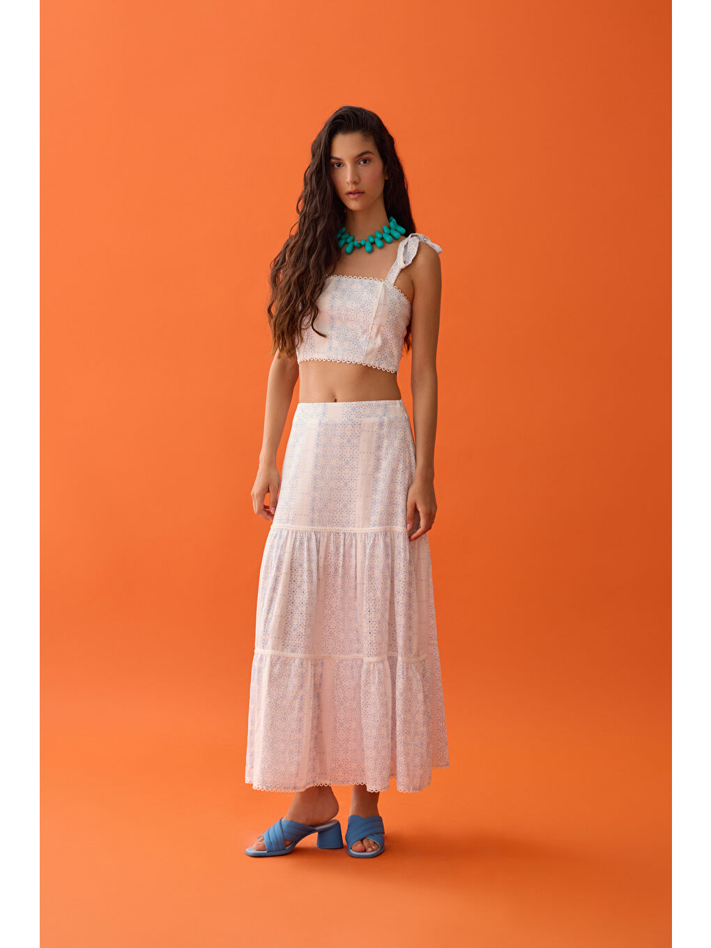 Desenli Volanlı Midi Boy Etek Ekru