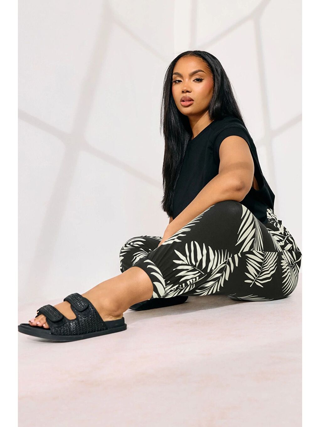 Siyah Büyük Beden Bilek Boy Paçası ve Beli Lastikli Cepli Şalvar Pantolon 145264-1