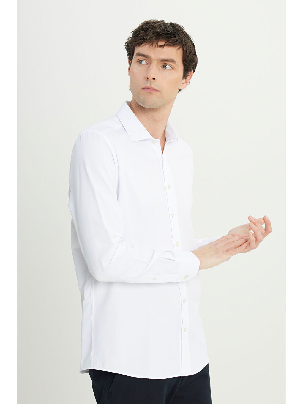 Erkek Beyaz Kolay Ütülenebilir Slim Fit Dar Kesim İtalyan Yaka Armürlü Basic Gömlek-2