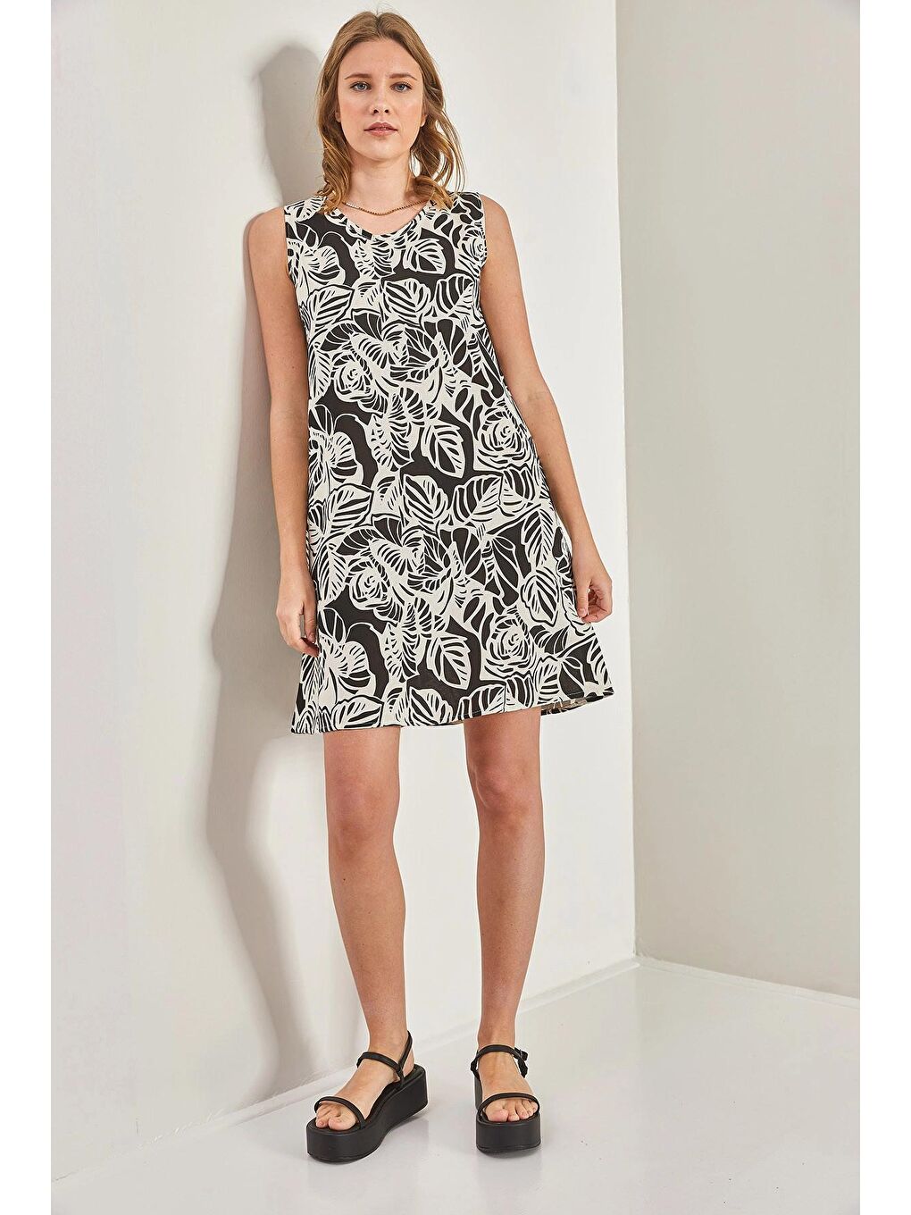 Siyah Kadın Multi Desenli Sırt Dekolteli Elbise-2