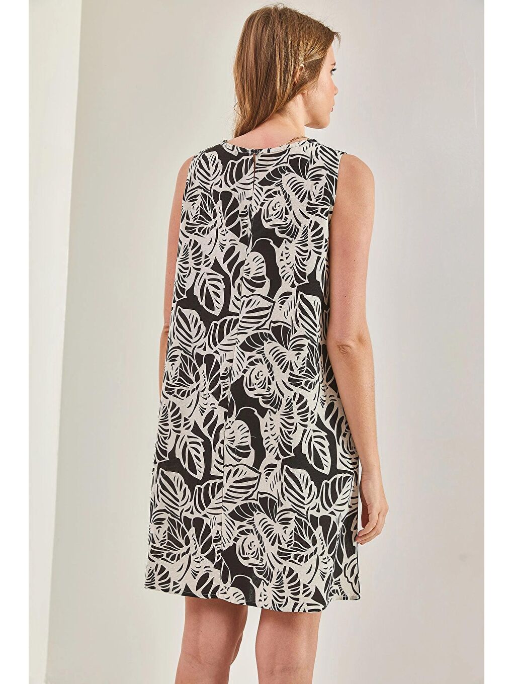 Siyah Kadın Multi Desenli Sırt Dekolteli Elbise-4