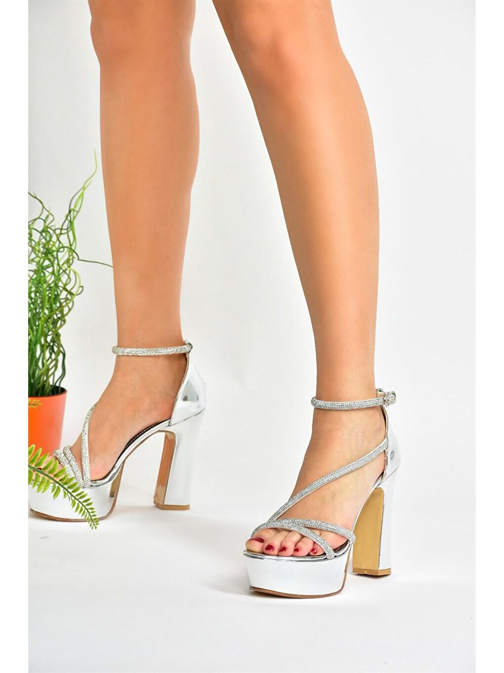 Gri Gümüş Taşlı Platform Topuklu Kadın Abiye Ayakkabı M246053534-3