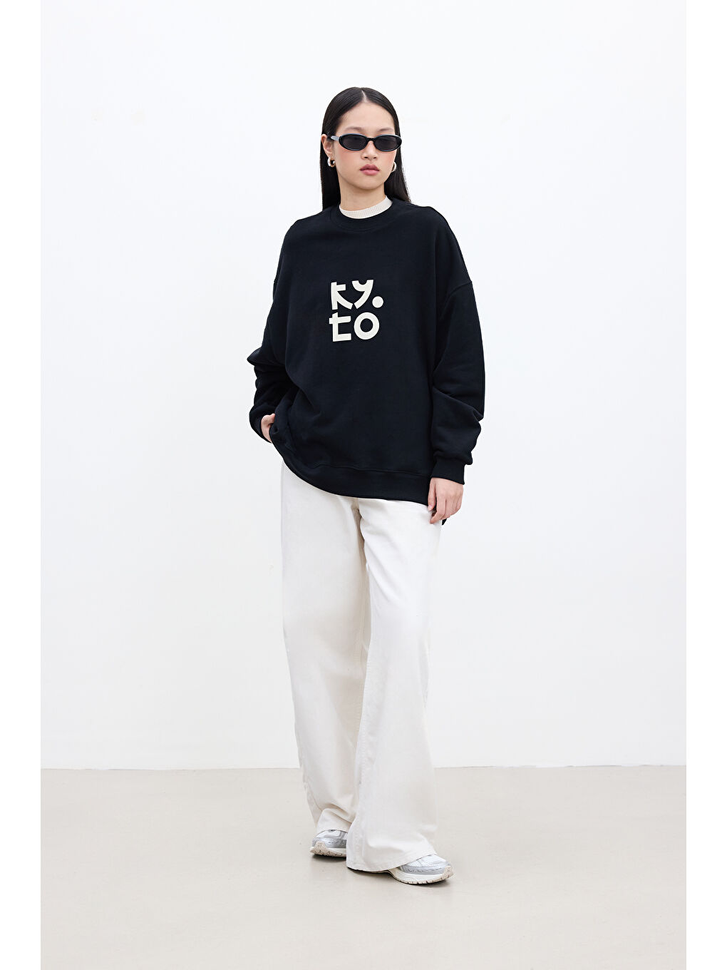 Baskı Detaylı Oversize Sweatshırt Siyah-2