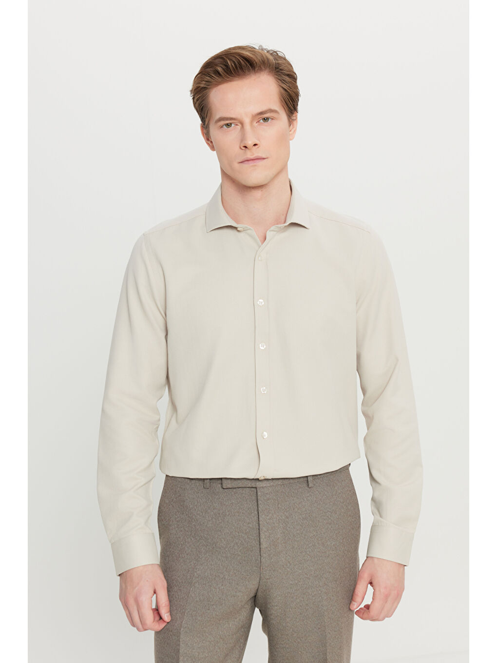 Erkek Bej Kolay Ütülenebilir Slim Fit Dar Kesim İtalyan Yaka Armürlü Basic Gömlek-4