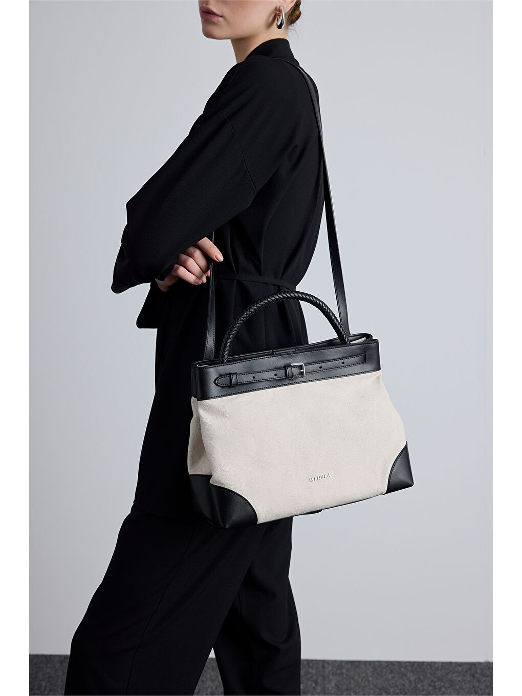 Kemer Detaylı Kanvas Çanta Bej