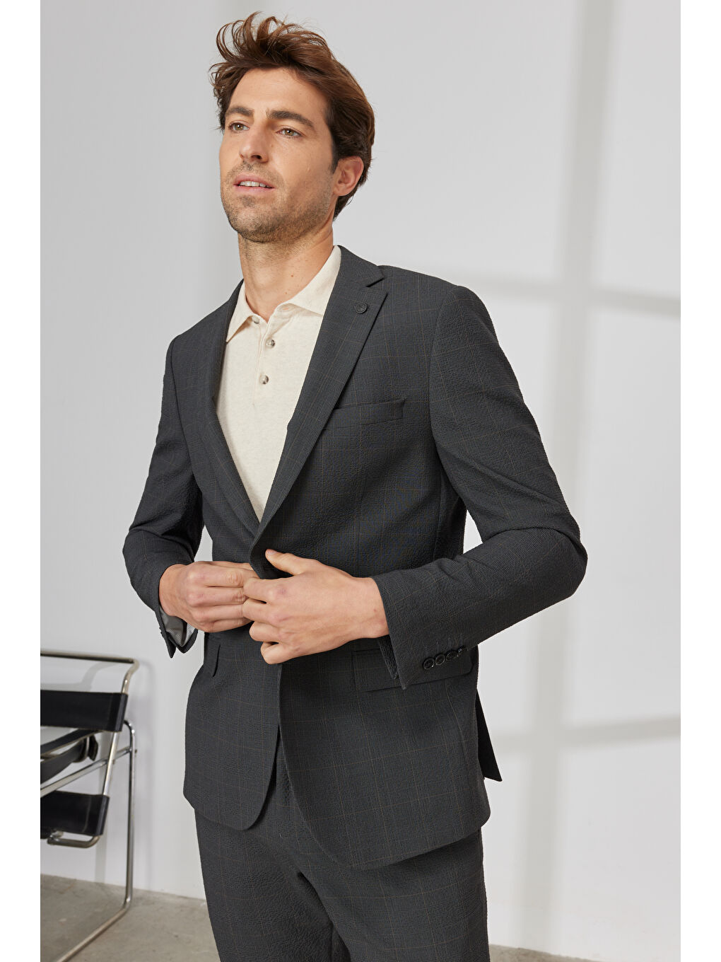 Erkek Antrasit-Kahverengi Slim Fit Dar Kesim Mono Yaka Gofre Desenli Takım Elbise-5