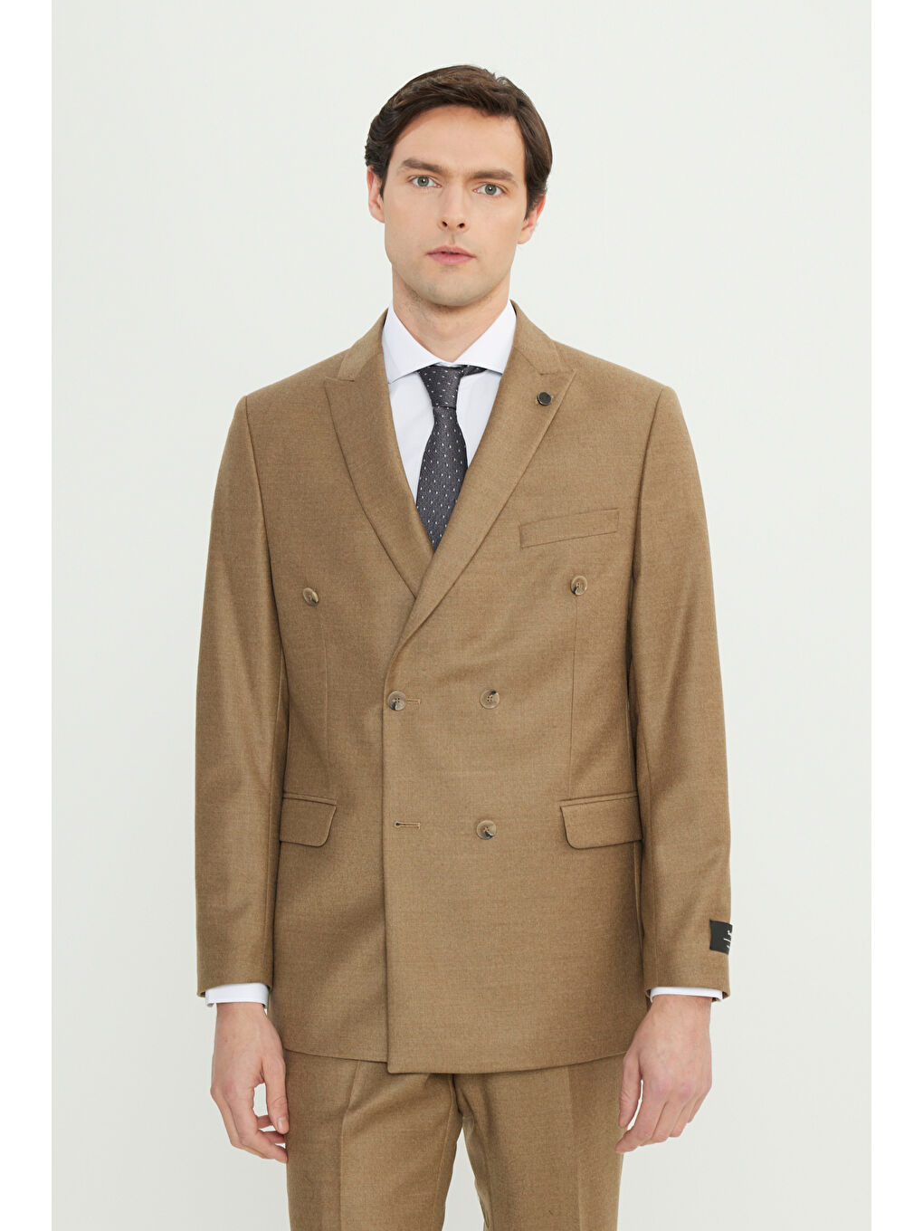 Kahverengi Erkek Camel Yünlü Slim Fit Dar Kesim Kırlangıç Yaka Kapak Cepli Kruvaze Takım Elbise