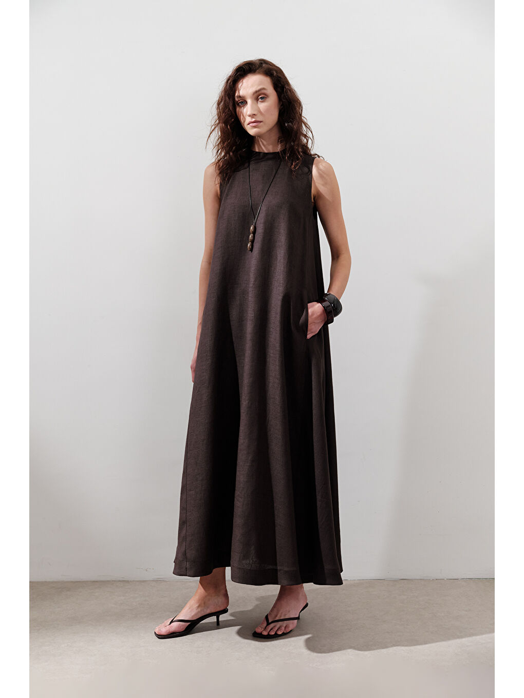 Kahverengi Keten Büzgülü Geniş Elbise Acı Kahve-1