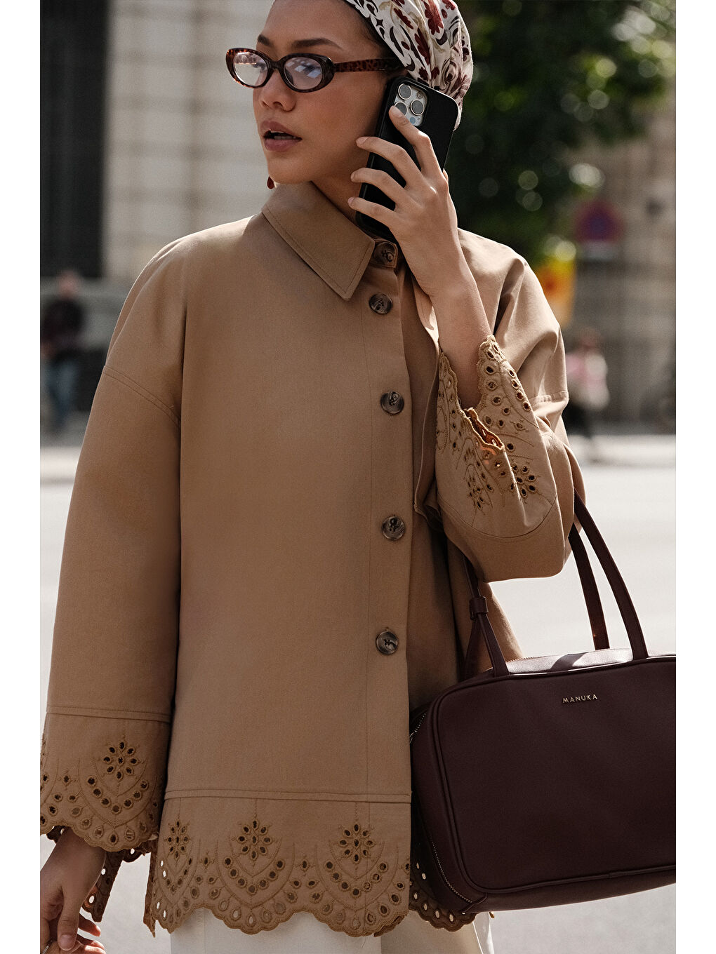 Kahverengi Nakış Detaylı Tasarım Trençkot Camel-2