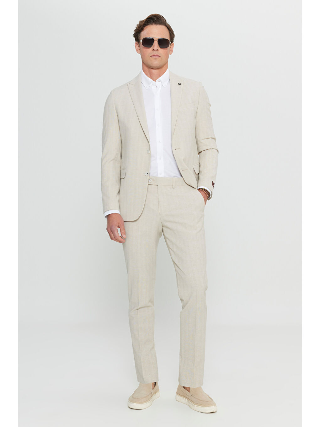 Erkek Bej Yünlü Slim Fit Kırlangıç Yaka Kapak Cepli Takım Elbise-3