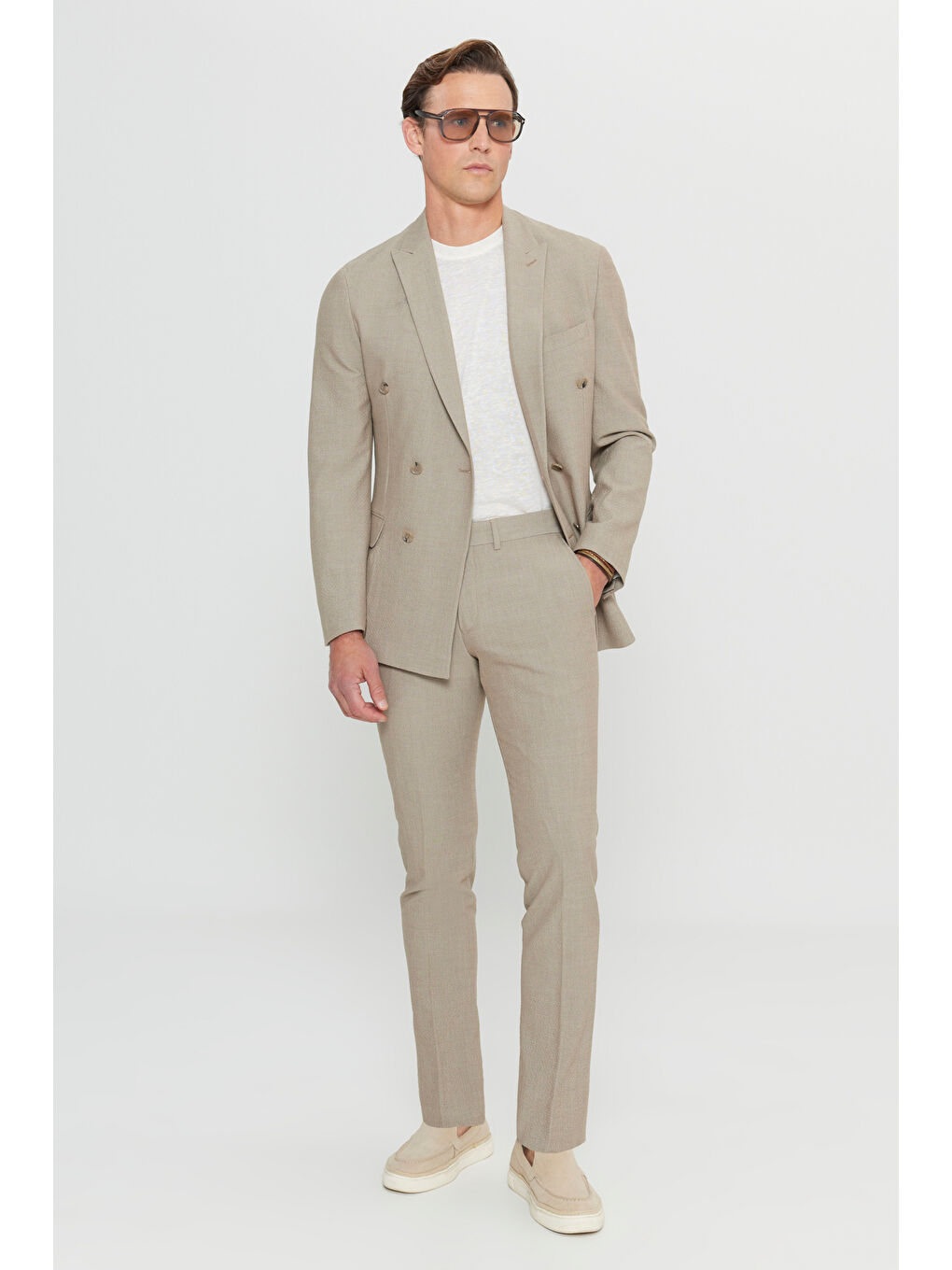 Erkek Bej Slim Fit Dar Kesim Kırlangıç Yaka Torba Cepli Esnek Kruvaze Takım Elbise-1