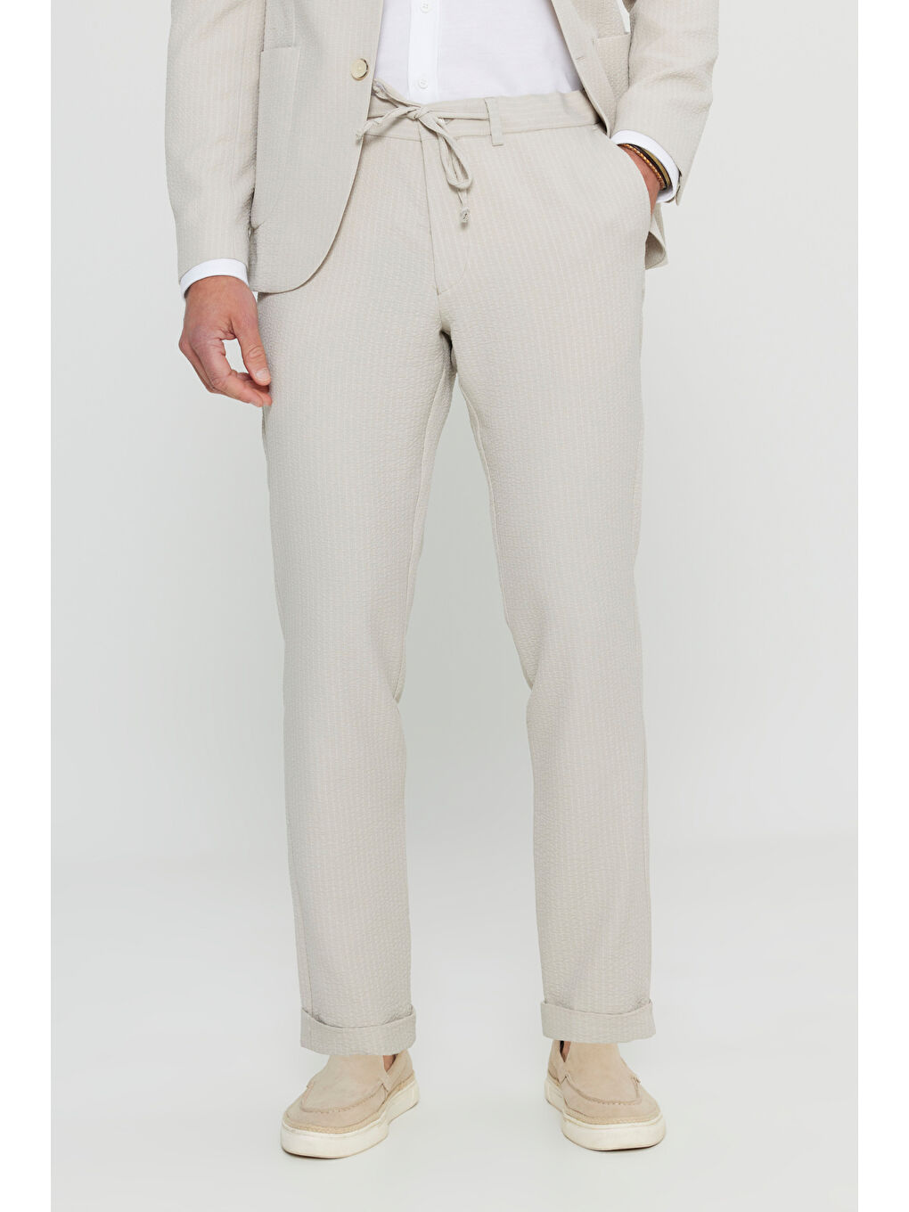 Erkek Bej Slim Fit Dar Kesim Mono Yaka Çizgili Gofre Desenli Torba Cepli Esnek Takım Elbise-5