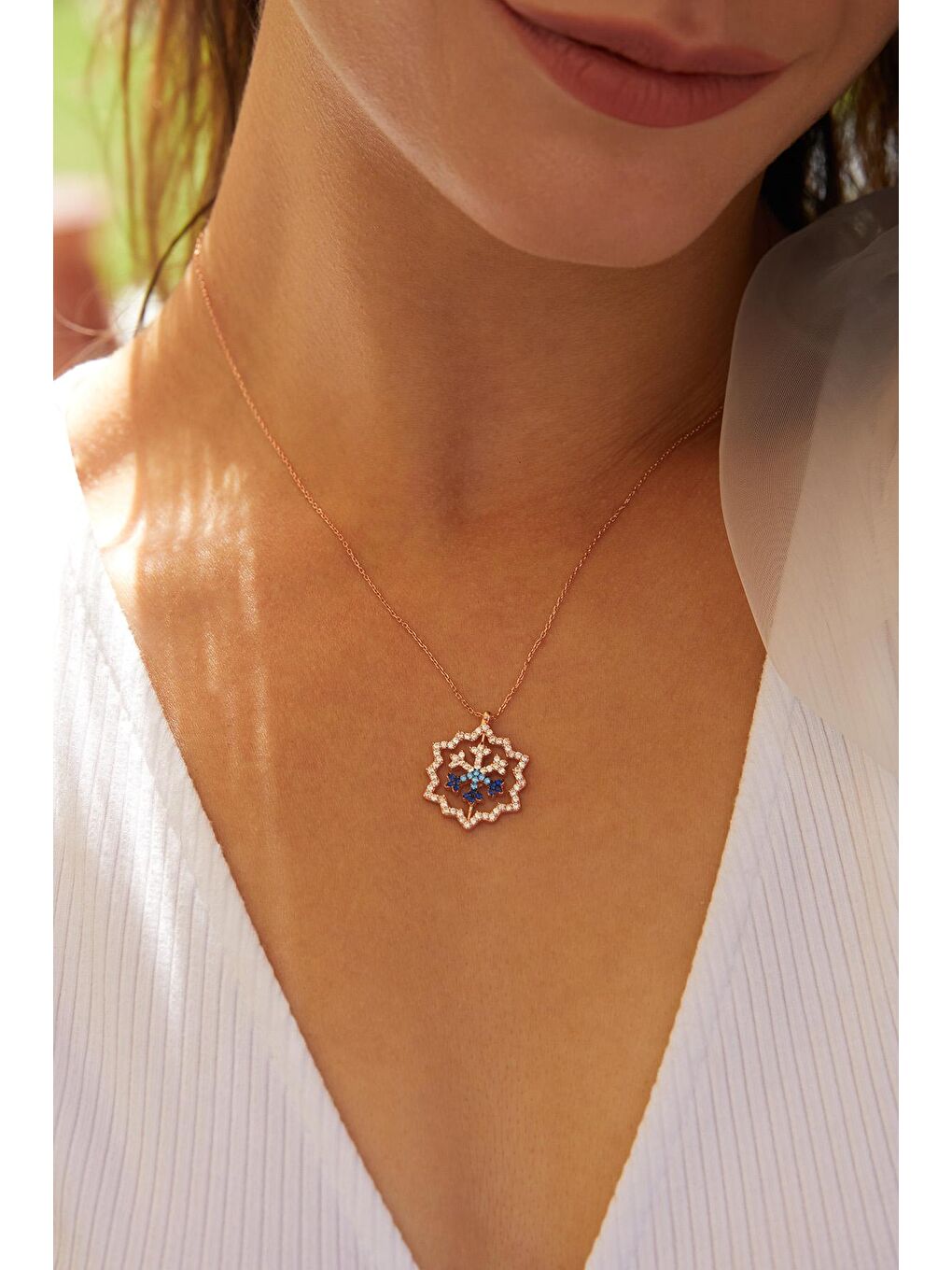 Kahverengi Kadın Rose Kaplama 925 Ayar Gümüş 360° Dönebilen Kartanesi Kolye