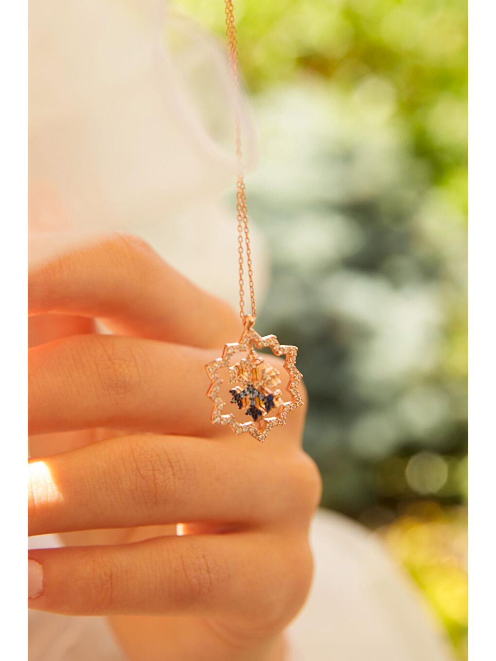 Kahverengi Kadın Rose Kaplama 925 Ayar Gümüş 360° Dönebilen Kartanesi Kolye-2