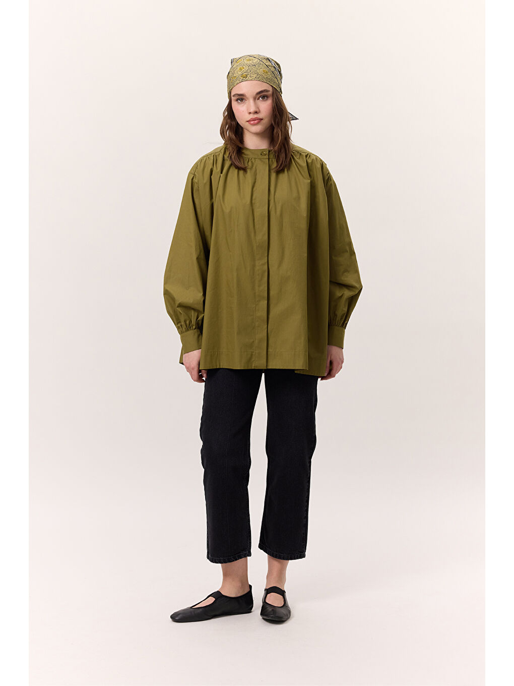 Büzgü Detaylı Geniş Gömlek Yağ Yeşili-2