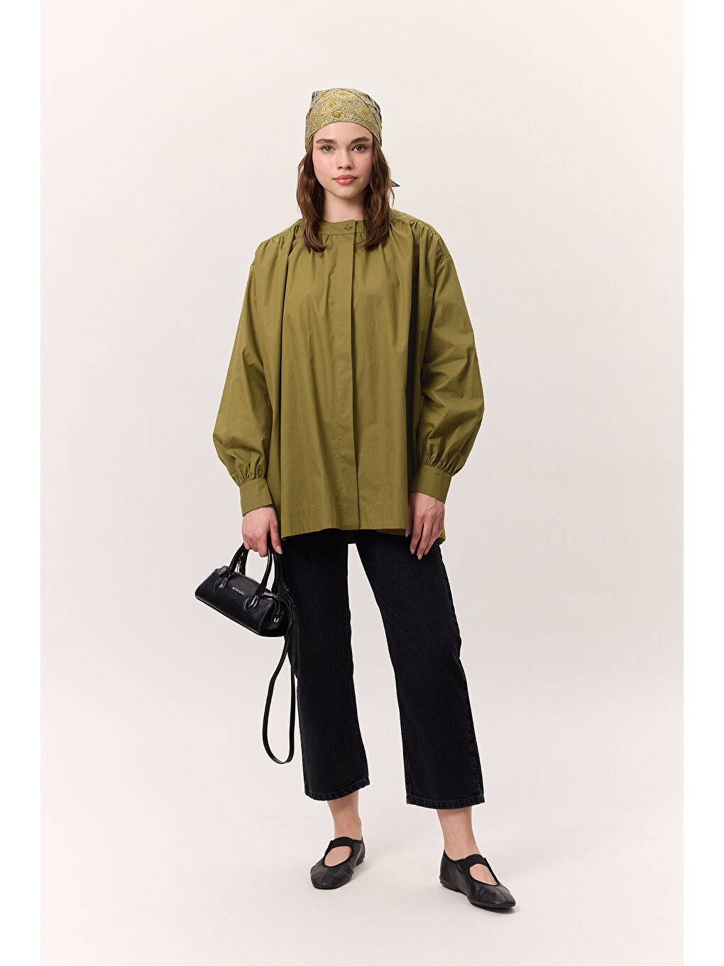 Büzgü Detaylı Geniş Gömlek Yağ Yeşili-4