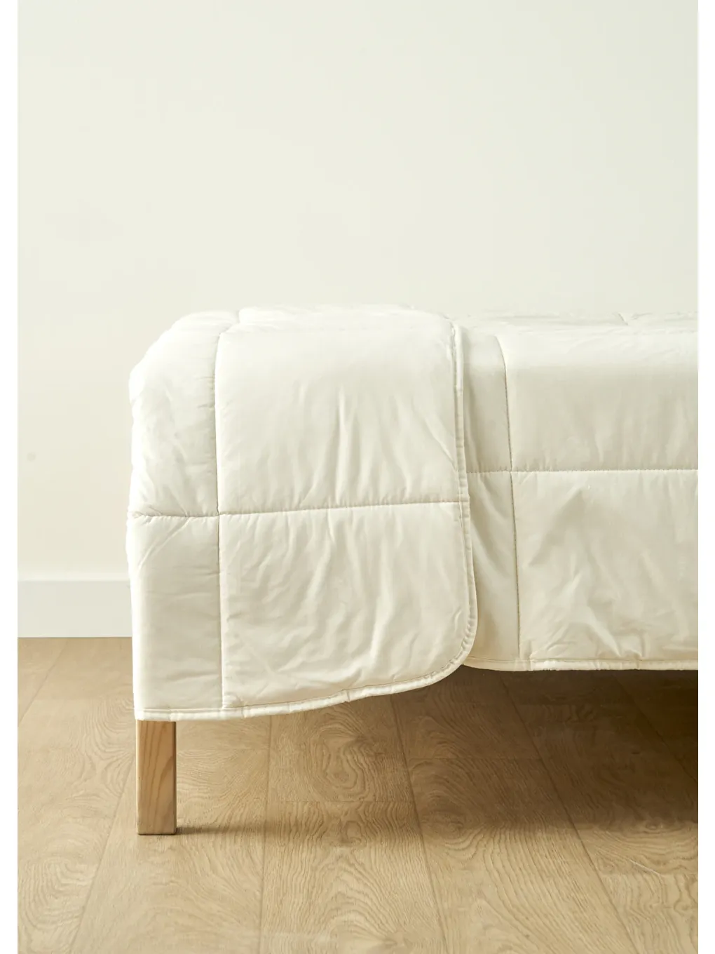 Deluxe Yün Yorgan Çift Kişilik Beyaz (195x215 cm)