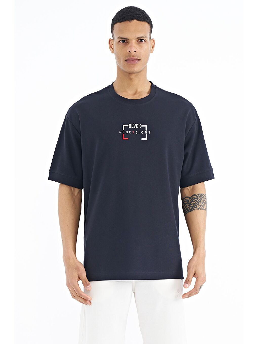 Lacivert Yazı Nakışlı O Yaka Oversize Erkek Tişört - 88192