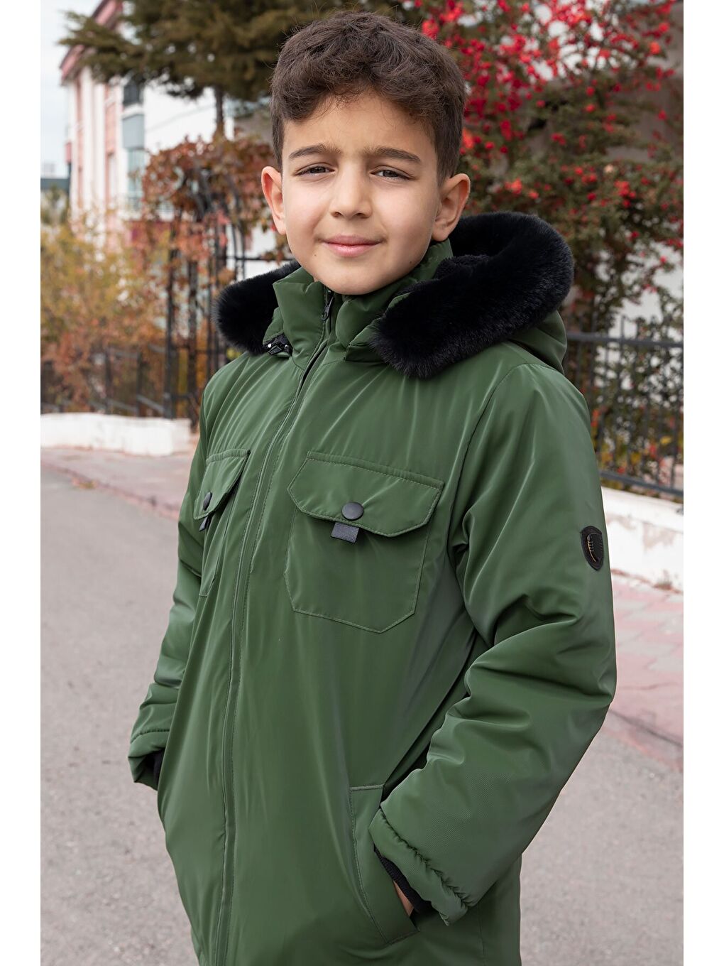 Haki Çıtçıtlı Göğüs Cepli İçi Kürklü Erkek Çocuk Kapüşonlu Mont 21348-1