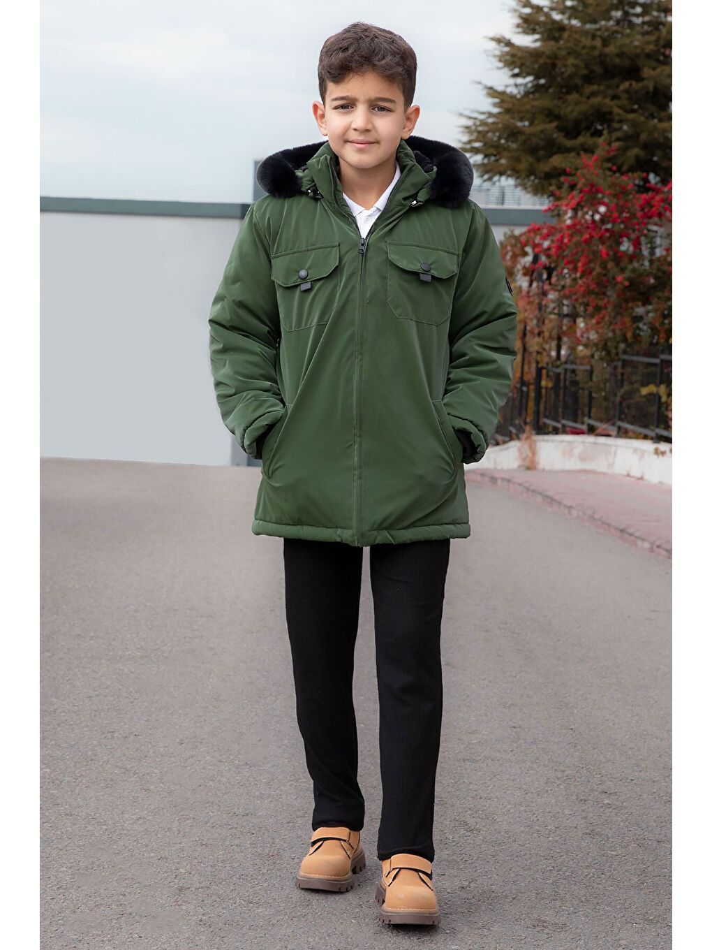 Haki Çıtçıtlı Göğüs Cepli İçi Kürklü Erkek Çocuk Kapüşonlu Mont 21348-2