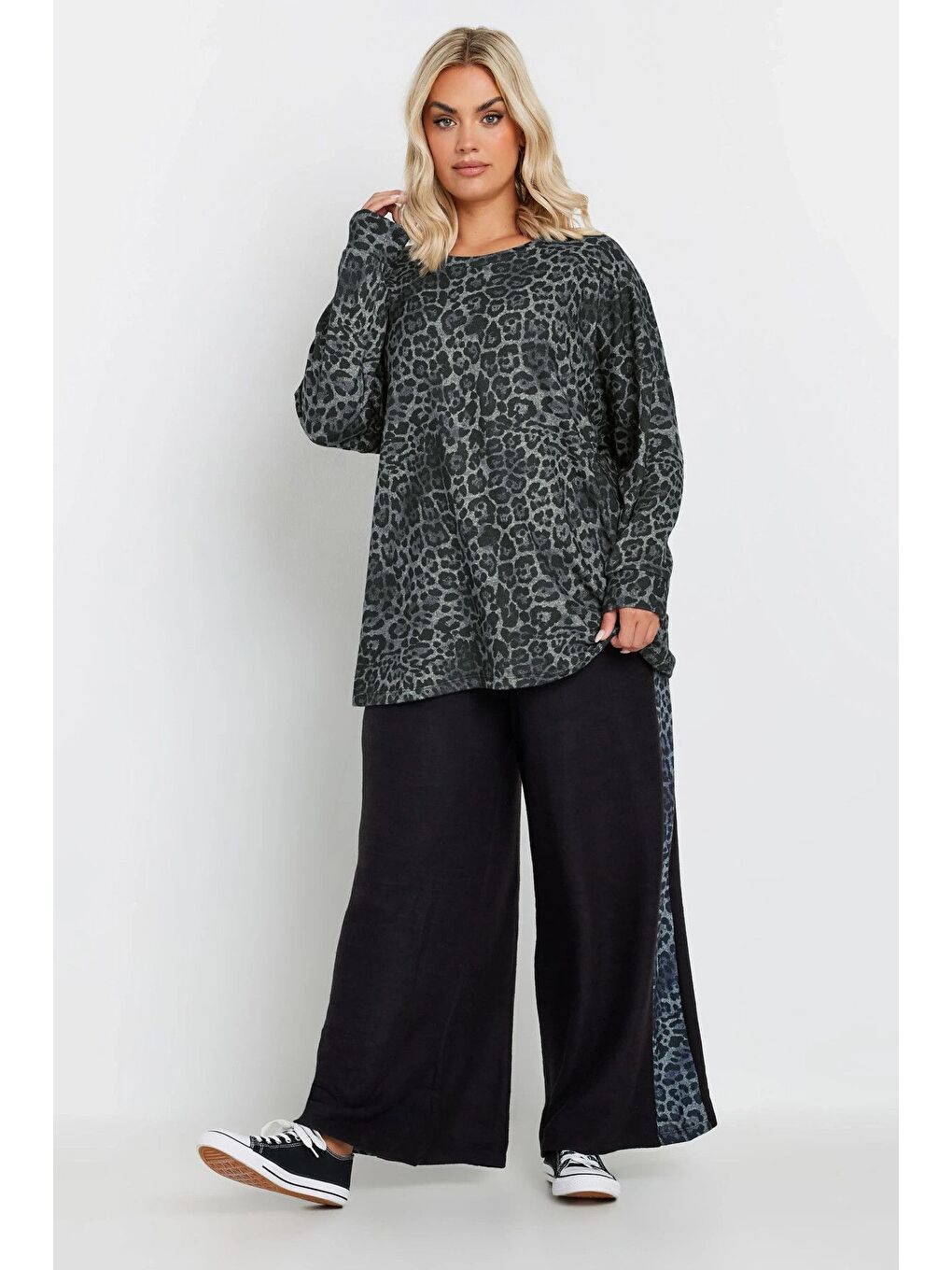 Gri Büyük Beden Bisiklet Yaka Uzun Kollu Leopar Desenli Bluz 322186-3