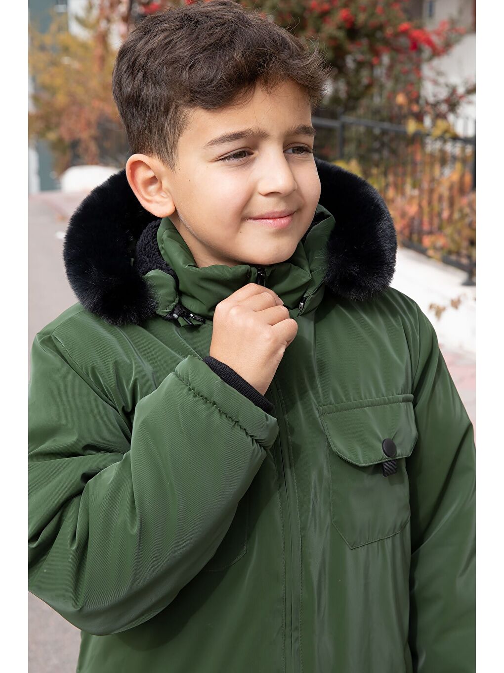 Haki Çıtçıtlı Göğüs Cepli İçi Kürklü Erkek Çocuk Kapüşonlu Mont 21348-3