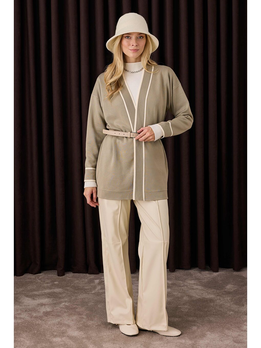 Bej Şerit Detaylı Hırka Vizon-Kemik