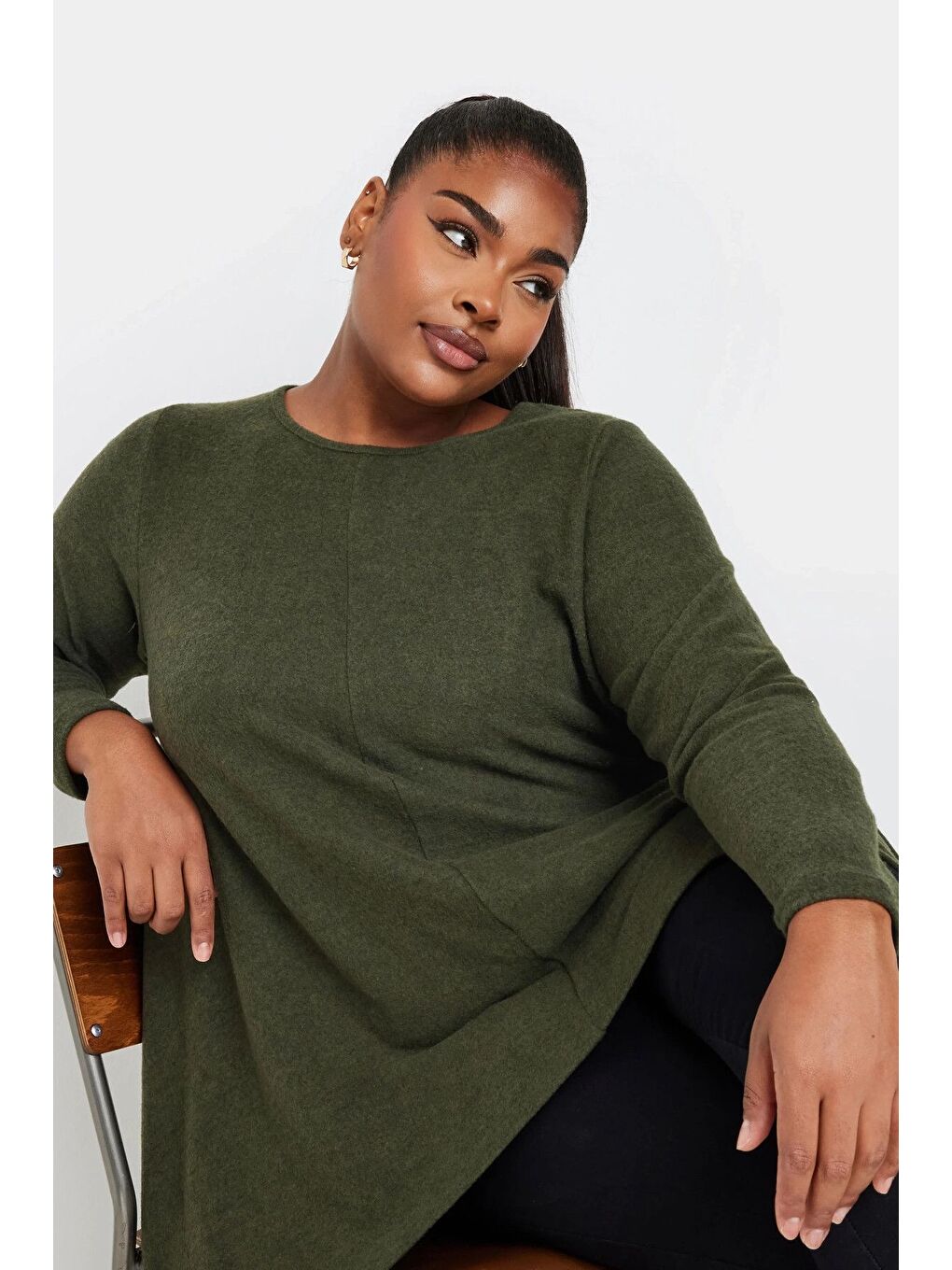 Haki Büyük Beden Bisiklet Yaka Uzun Kollu Eteği Asimetrik Kesim Bluz 322188-1