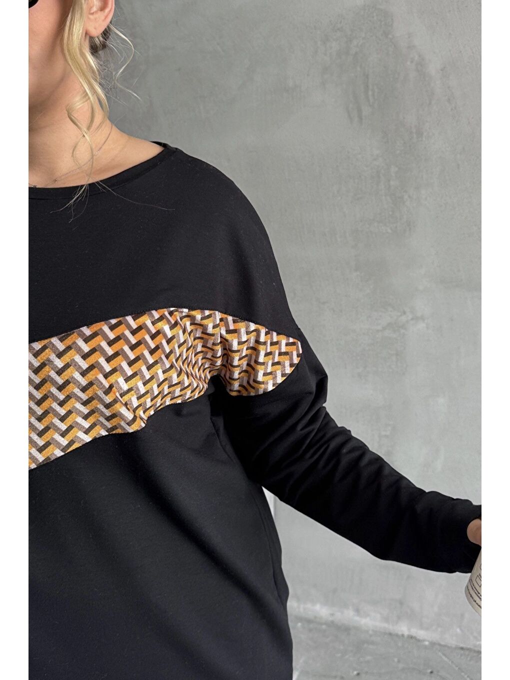 Siyah Büyük Beden Bisiklet Yaka Uzun Kollu Önü Baskılı Sweatshirt 300282-3