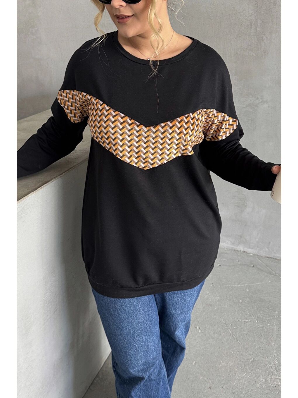 Siyah Büyük Beden Bisiklet Yaka Uzun Kollu Önü Baskılı Sweatshirt 300282-4