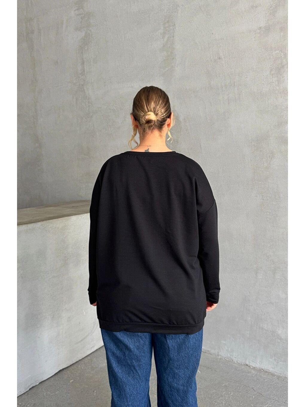 Siyah Büyük Beden Bisiklet Yaka Uzun Kollu Önü Baskılı Sweatshirt 300282-7