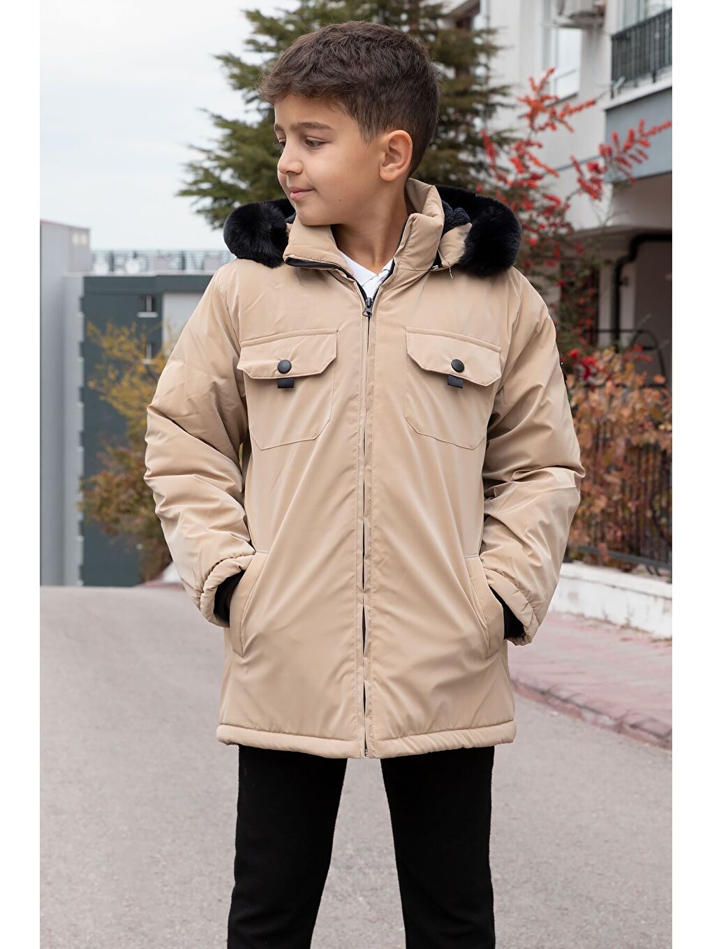 Bej Çıtçıtlı Göğüs Cepli İçi Kürklü Erkek Çocuk Kapüşonlu Mont 21352-2