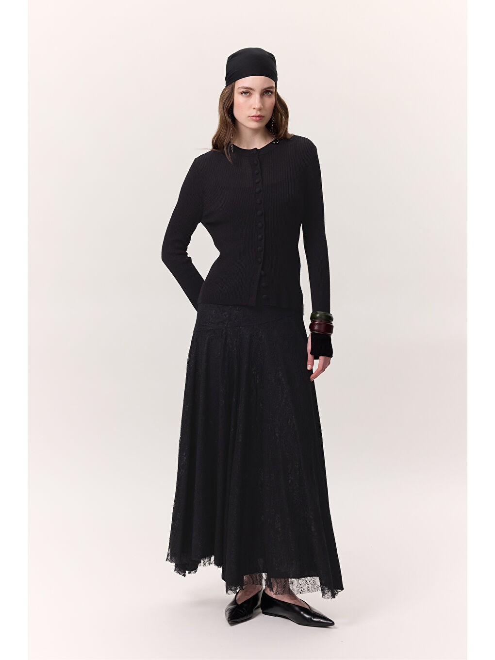 Dantelli Geniş Etek Siyah-5