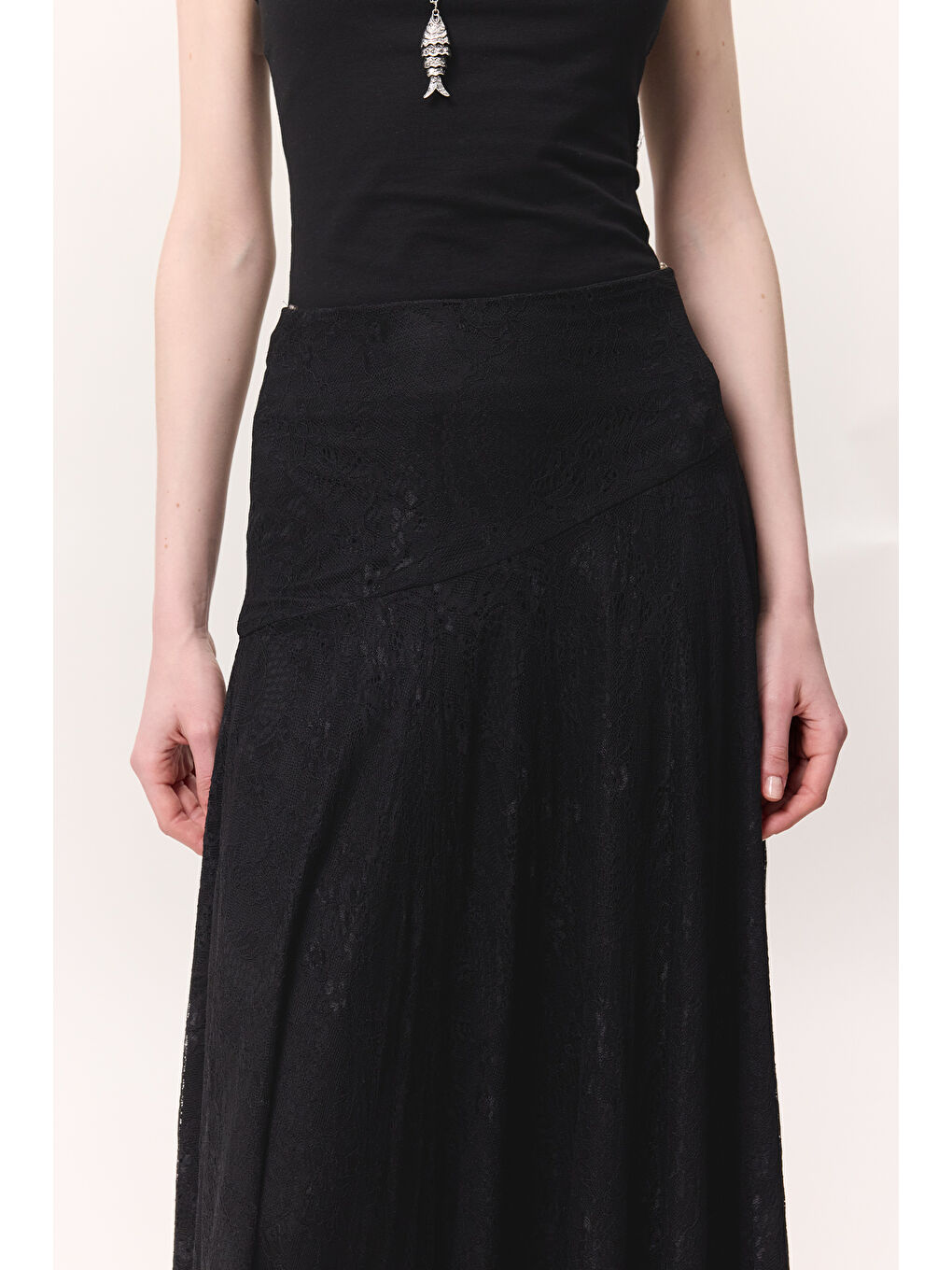 Dantelli Geniş Etek Siyah-6